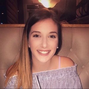 Meet your Posher, Christina